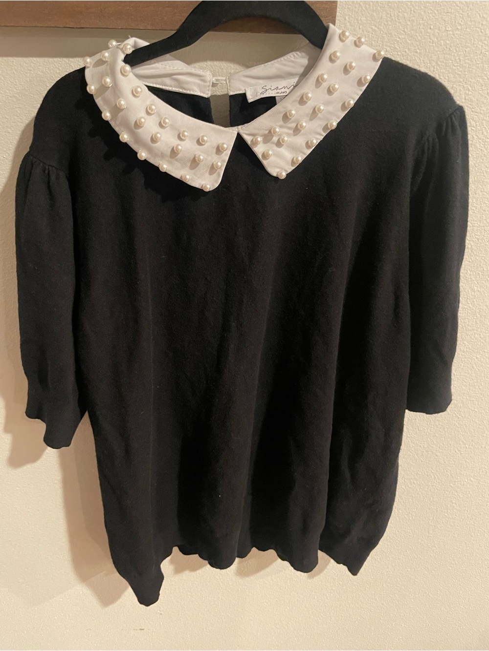 Sioni Black Knit Top with Pearl-Embellished‎ White Peter Pan Collar Size 1x